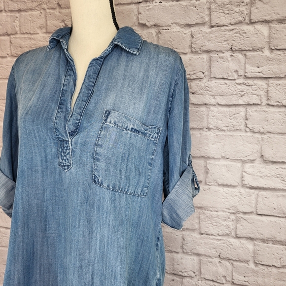 Cloth & Stone medium wash chambray roll tab sleeves split v neck tunic top sz M - Picture 3 of 11